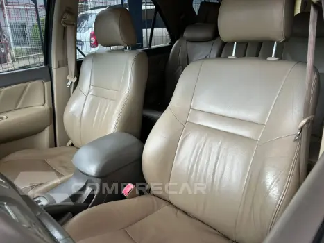 Hilux SW4 SRV D4-D 4x4 3.0 TDI Dies. Aut