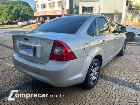 FORD FOCUS 2.0 GLX Sedan 16V 4 portas