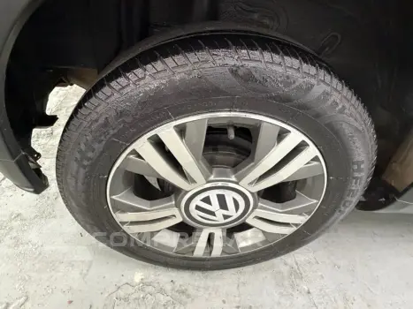 up! cross 1.0 TSI Total Flex 12V 5p