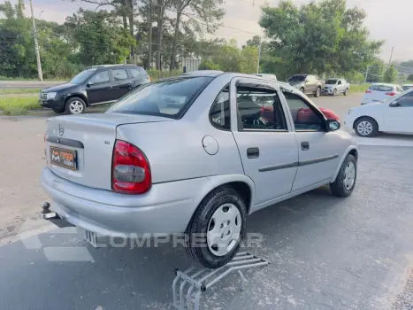 Classic Sedan 1.6 4P