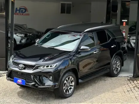 Toyota HILUX SWDMDA4MD 4 portas