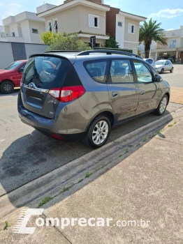 J6 2.0 16V 7 Lugares