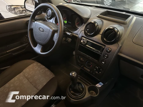 FIESTA 1.6 MPI Class Hatch 8V
