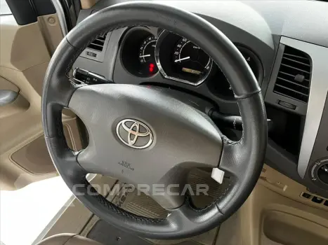 HILUX SW4 2.7 SR 4X2 7 LUGARES 16V GASOLINA 4P AU