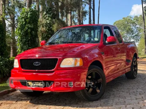 FORD F-150 4.6 TRITON XLT CE 4X4 V8 GASOLINA 4P AUTOMÁTICO 4 portas