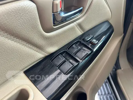 Hilux SW4 SRV D4-D 4x4 3.0 TDI Dies. Aut