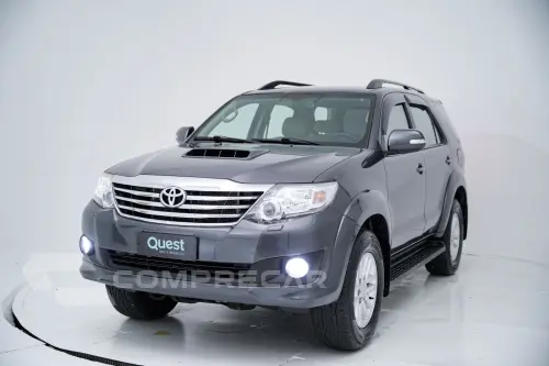 Toyota Hilux SW4 SRV D4-D 4x4 3.0 TDI Dies. Aut 4 portas