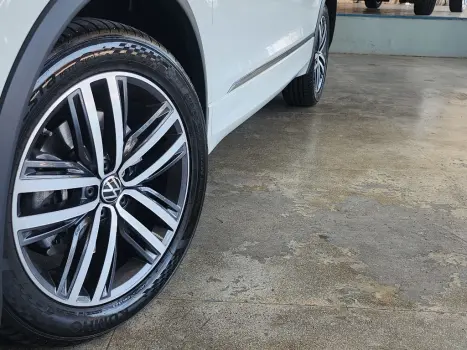 TIGUAN 2.0 300 TSI GASOLINA ALLSPACE R-LINE AUTOMÁTICO