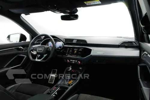 Q3 2.0 40 TFSI Performance Black Quattro