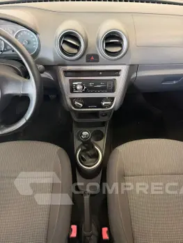 VOLKSWAGEN Gol (novo) 1.0 Mi Total Flex 8V 4p