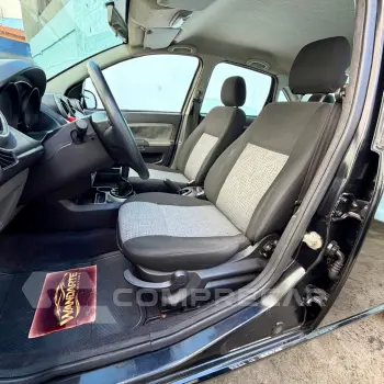 Fiesta Sedan SE 1.6 8V Flex 4p