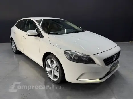 Volvo V40 2.0 T4 DYNAMIC TURBO GASOLINA 4P AUTOMÁTICO 4 portas