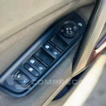 TORO 2.0 16V Turbo Freedom 4WD AT9