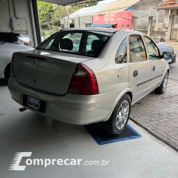CORSA 1.8 MPFI Maxx Sedan 8V
