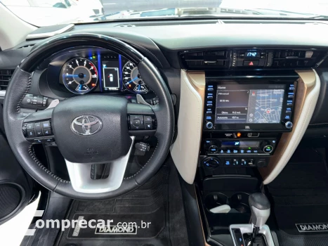 HILUX SW4 2.8 D-4d Turbo Diamond 7L