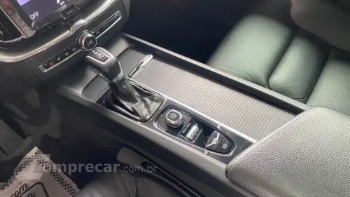 VOLVO XC60 2.0 D5 MOMENTUM AWD