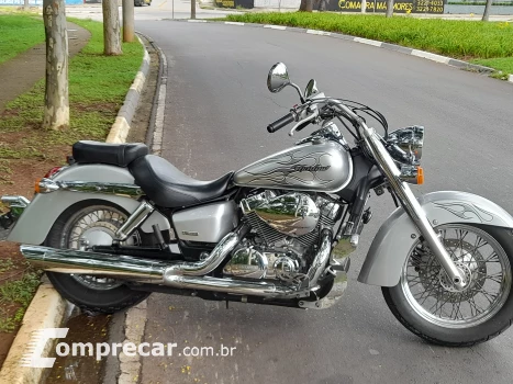 Shadow 750