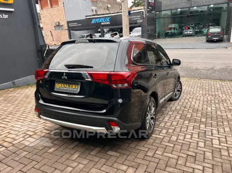 OUTLANDER 2.2 165cv Diesel Aut.