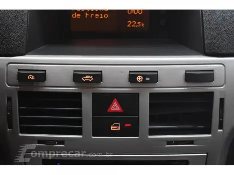 VECTRA SEDAN - 2.0 MPFI ELEGANCE 8V 4P MANUAL