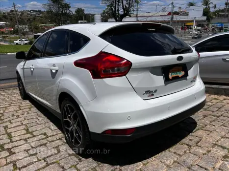 FOCUS 2.0 Titanium Fastback 16V