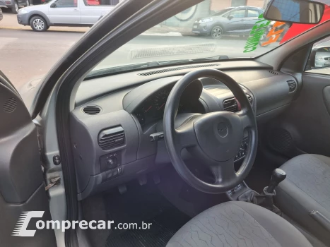 CORSA 1.8 MPFI Maxx Sedan 8V