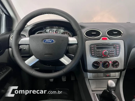 Focus Hatch GLX 1.6 8V (Flex)