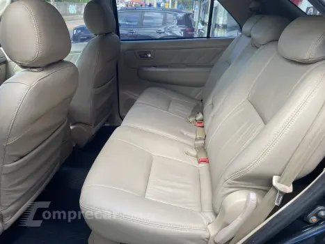 HILUX 2.8 SW4 4X4 8V