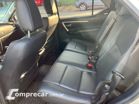 HILUX SW4 2.8 D-4d Turbo SRX 7L 4X4