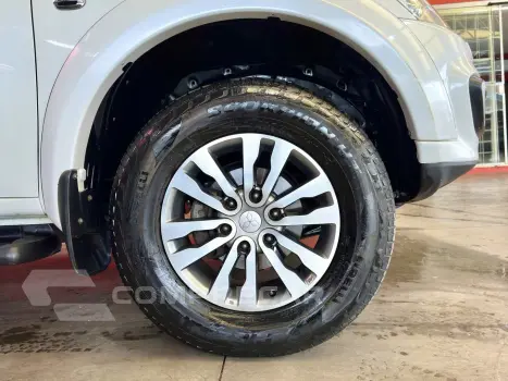 PAJERO 3.2 HPE 4X4 7 LUGARES 16V TURBO INTERCOOLER DIESEL 4P