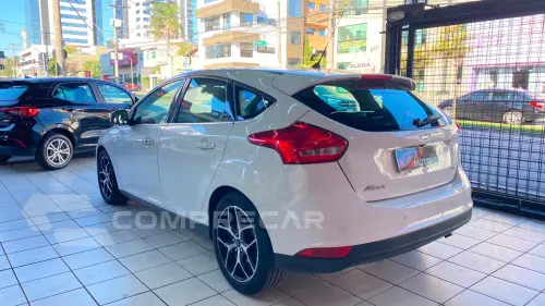 FORD FOCUS 2.0 TITANIUM HATCH 16V