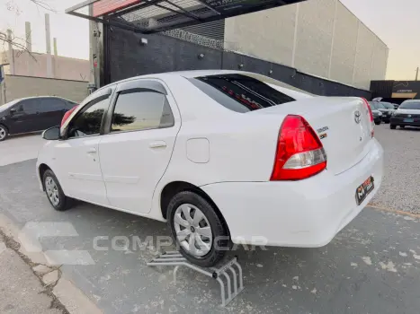 Etios Sedan 1.5 16V 4P FLEX XS