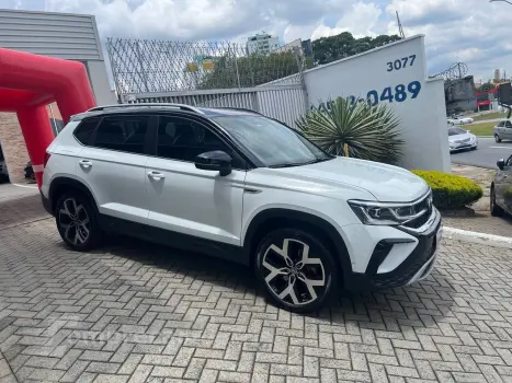 TAOS Highline 1.4 250 TSI Flex Aut.