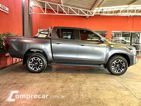 HILUX 2.8 D-4D TURBO DIESEL CD SRX 4X4 AUTOMÁTICO