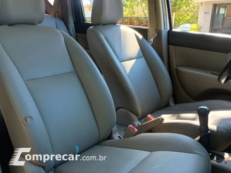 LIVINA - 1.6 16V 4P MANUAL