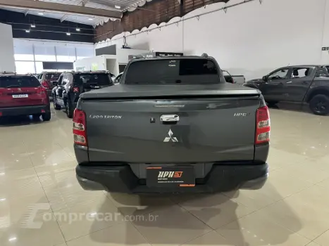 L200 TRITON 2.4 16V Turbo Outdoor Hpe-s CD 4X4