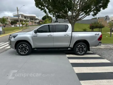 HILUX 2.8 D-4D TURBO DIESEL CD SRX 4X4 AUTOMÁTICO