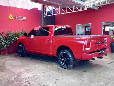 CLASSIC 5.7 V8 GASOLINA LARAMIE NIGHT EDITION CD 4X4 AUTOMÁT