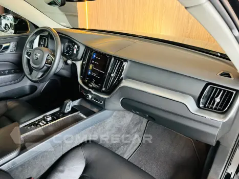 XC60 2.0 T8 Hybrid Momentum AWD Geartronic