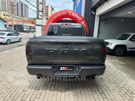 1500 5.7 V8 Limited Night Edition CD 4X4