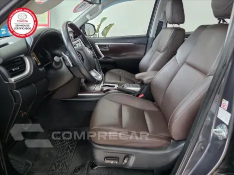 HILUX SW4 2.8 SRX 4X4 7 LUGARES 16V TURBO INTERCO