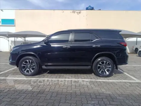 HILUX SW4 2.8 D-4D TURBO DIESEL SRX PLATINUM 7L 4