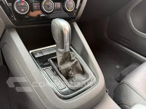 JETTA 2.0 TSI HIGHLINE 211CV GASOLINA 4P TIPTRONIC