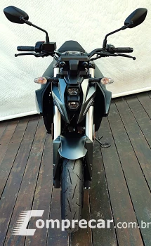SUZUKI GSX-8S
