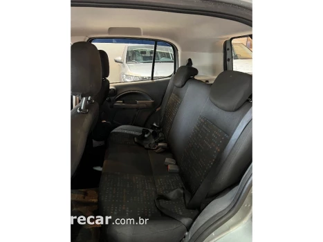 UNO 1.0 EVO VIVACE 8V FLEX 4P MANUAL