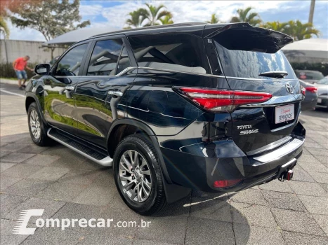 HILUX SW4 2.8 D-4D TURBO DIESEL SRX 7L 4X4 AUTOMÁ