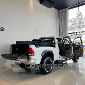 2500 6.7 I6 Turbo Laramie CD 4X4