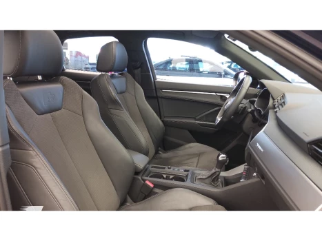 Q3 2.0 40 TFSI GASOLINA PERFORMANCE BLACK QUATTRO TIPTRONIC