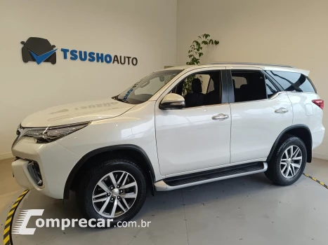 Toyota HILUX SW4 2.8 SRX 4X4 16V TURBO INTERCOOLER DIESEL 4P AUTOMÁ 4 portas