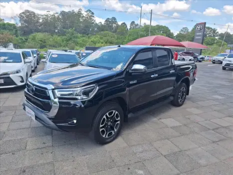Toyota HILUX 2.8 D-4D TURBO DIESEL CD SRX LIMITED 4X4 AU 4 portas