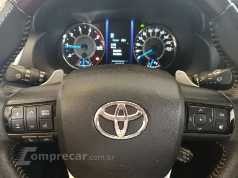 HILUX SW4 2.8 SRX 4X4 7 LUGARES 16V TURBO INTERCOOLER 4P AUT